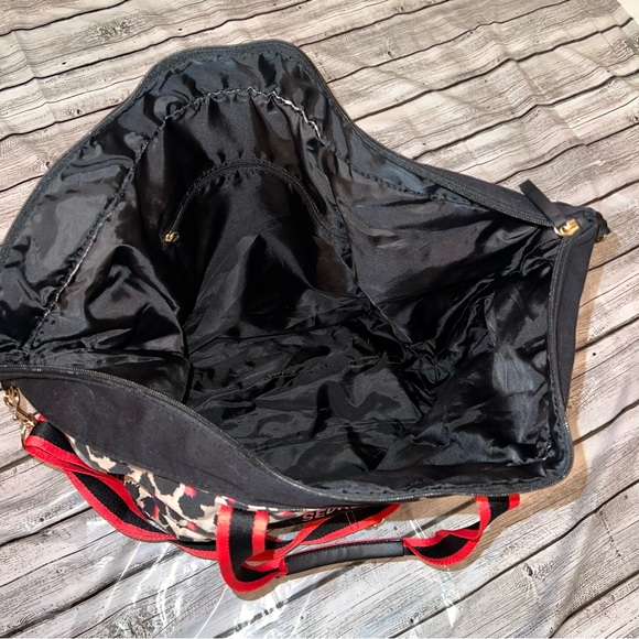 Victoria’s Secret Weekend Bag - Picture 6 of 8